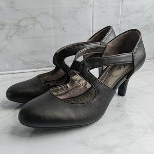 NWOB Life Stride black Parker dress pump